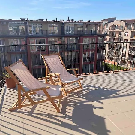 Penthouse In Sunny アパート サニービーチ