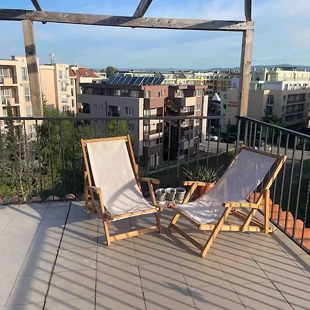 アパート Penthouse In Sunny *